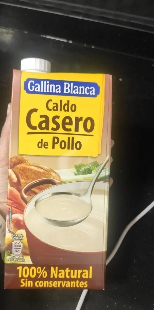 Caldo casero de pollo