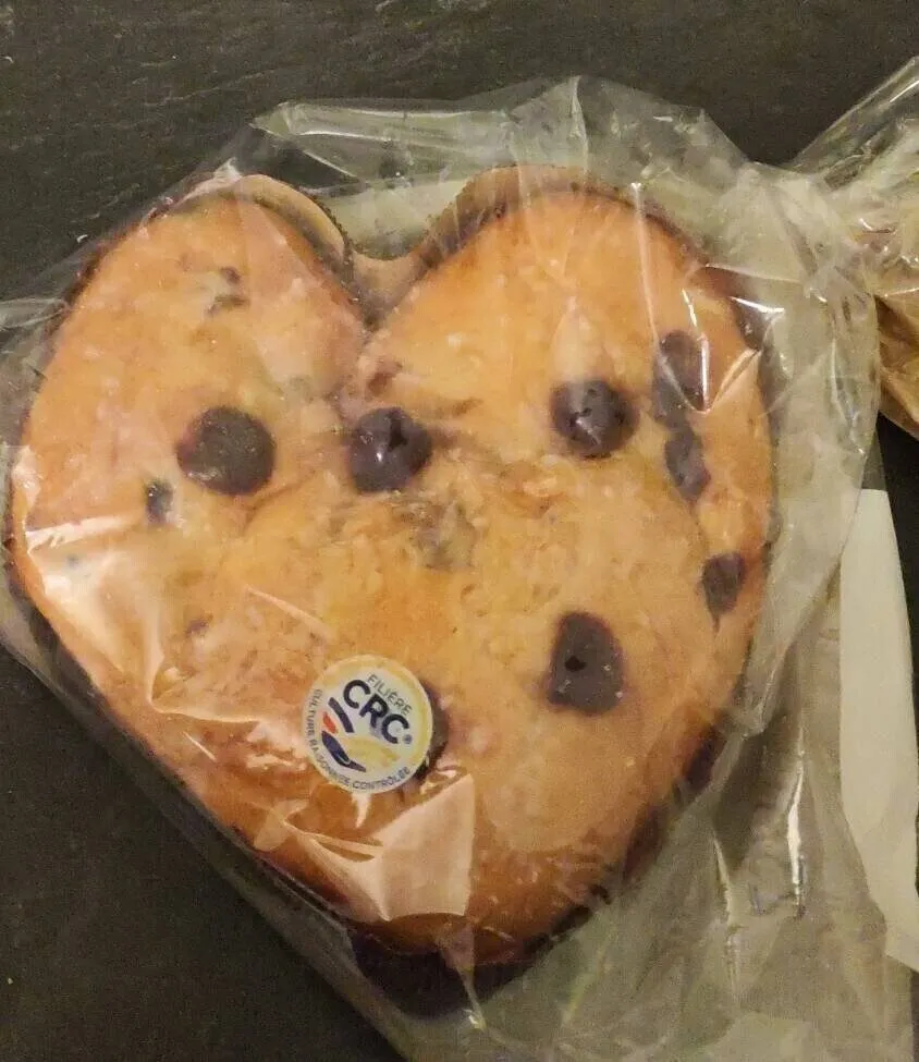 Brioche en forme de cœur aux cerises