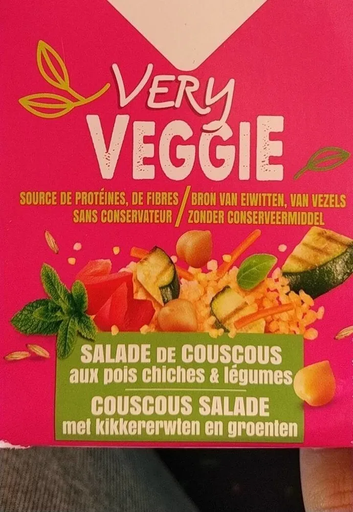 Salade de couscous aux pois chiches et légumes