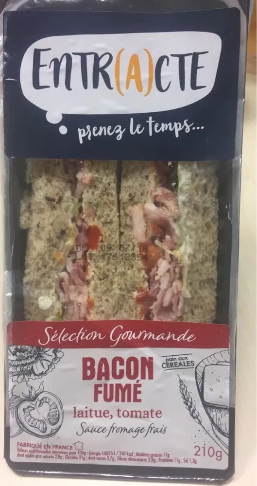 Sandwich Bacon Fumé, Laitue, Tomate, Sauce Fromage Frais