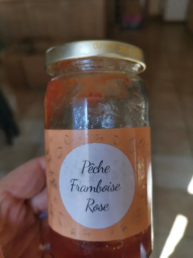 Confiture pêche framboise rose