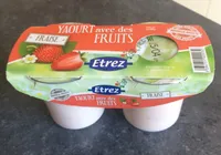 Yaourt avec des fruits (fraise)