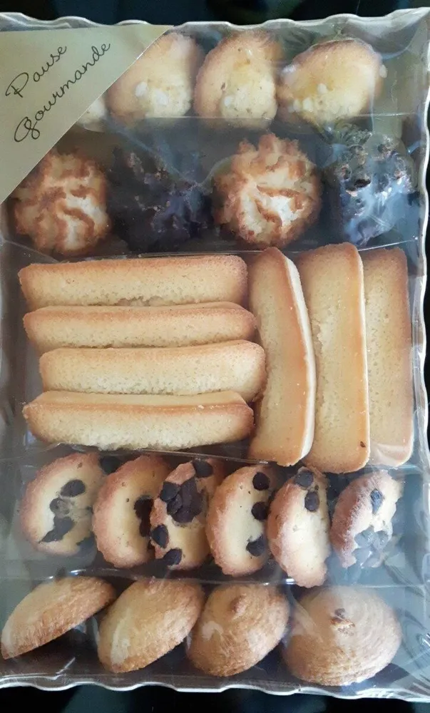 Assortiment petits fours moelleux