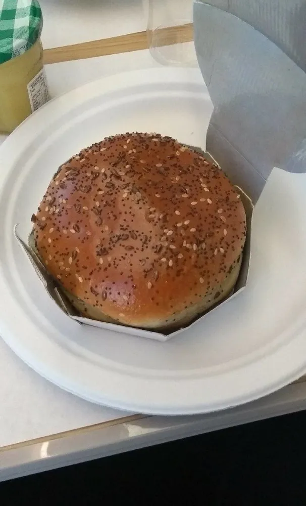 Burger bœuf charolais, fromage et sauce chargrill