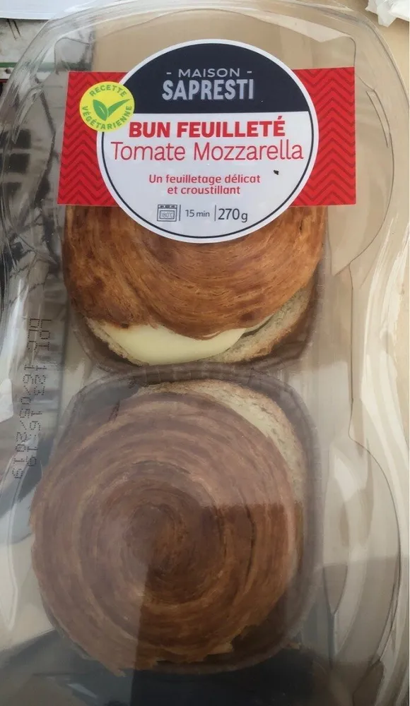 Bun feuilleté tomate mozarella