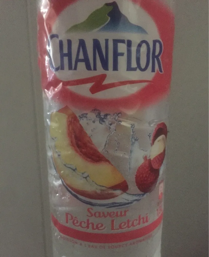 Eau aromatisé a la peche et au letchi
