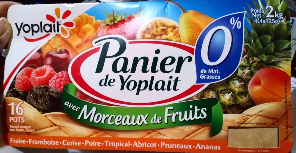 Panier de Yoplait 0% avec morceaux de fruits