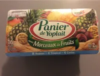Panier de yoplait avec morceaux de fruit