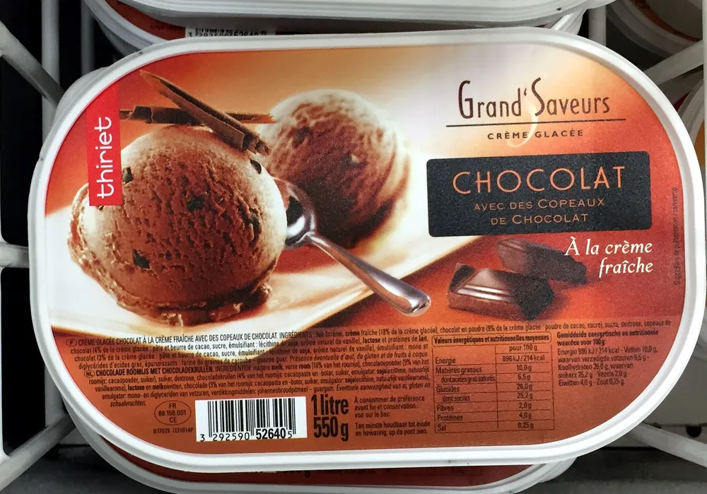sorbet chocolat avec des copeaux de chocolat