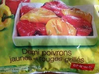 Demi poivrons jaunes et rouges grillés