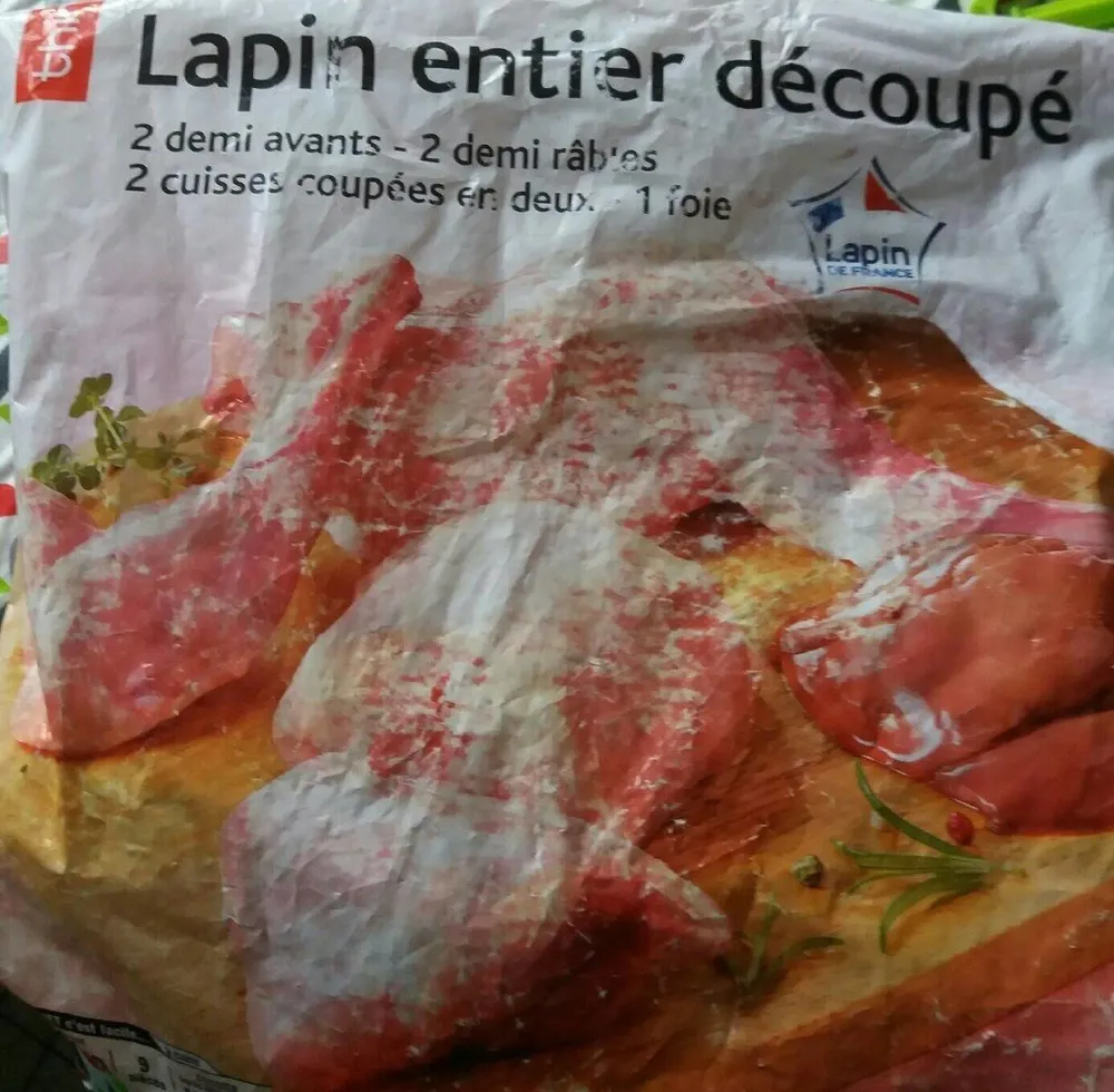 Lapin entier découpé
