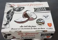 Le yaourt fermier au lait du jour - brassé sur lit d'éclats de noix de coco