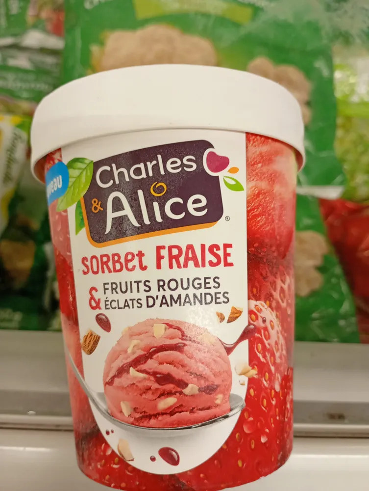SORBET FRAISE & FRUITS ROUGES & ÉCLATS D'AMANDES