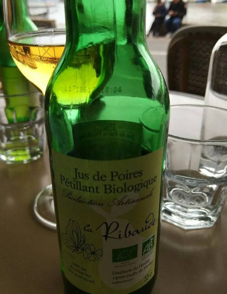 Jus de poire petillant La Ribaude