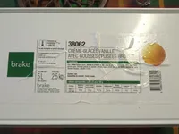 crème glacée vanille avec gousses épuisées broyées