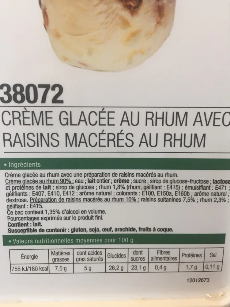 Crème glacée rhum avec raisins macérés au rhum