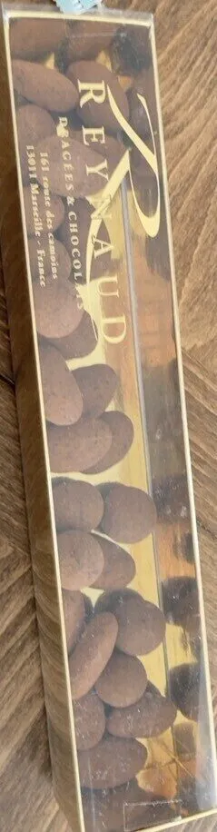Amandes et noisettes enrobées, pâte de noisettes, gianduja noir