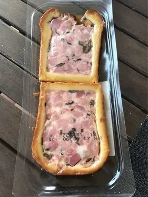 Pâté en croute aux morilles et aux champignons noirs