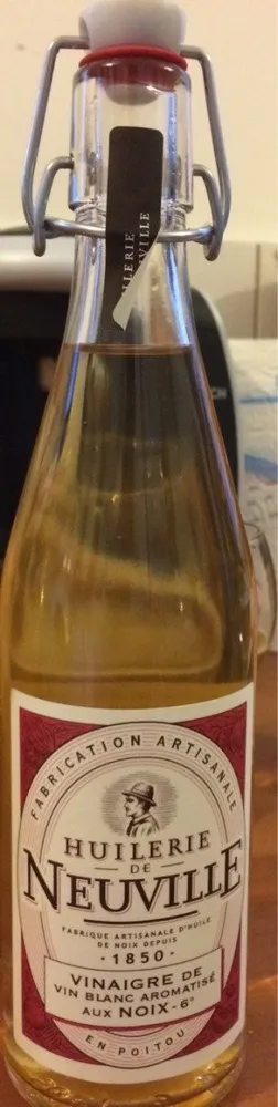 Vinaigre de vin blanc aromatisé aux noix