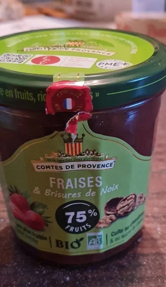 Fraises et brisures de noix