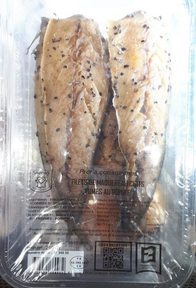 Filets de maquereau cuits fumés au poivre