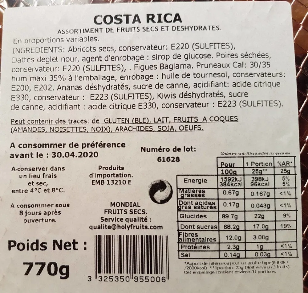 Assortiment de fruits secs et déshydratés