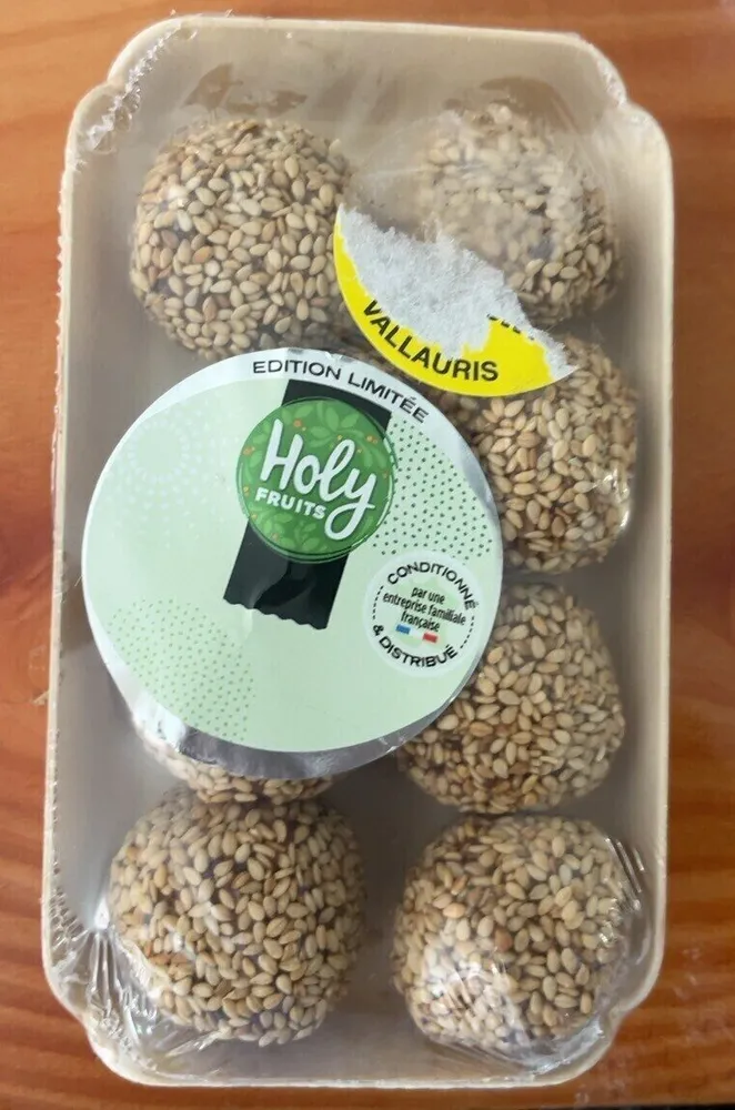 Boule de pâtes de dattes, enrobées de graines de sésame