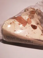 Tarte de nougat avec caramel au beurre salé
