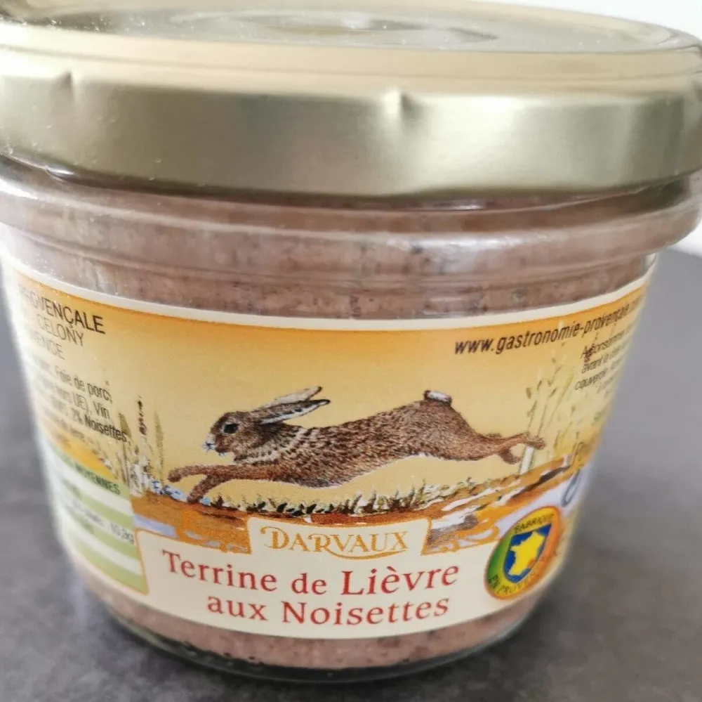 Terrine de lièvre aux noisettes