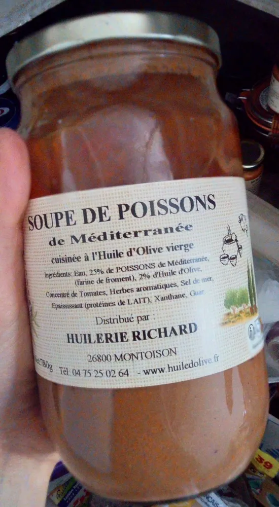 Soupe de poissons de Méditerranée cuisinée à l'huile d'olive