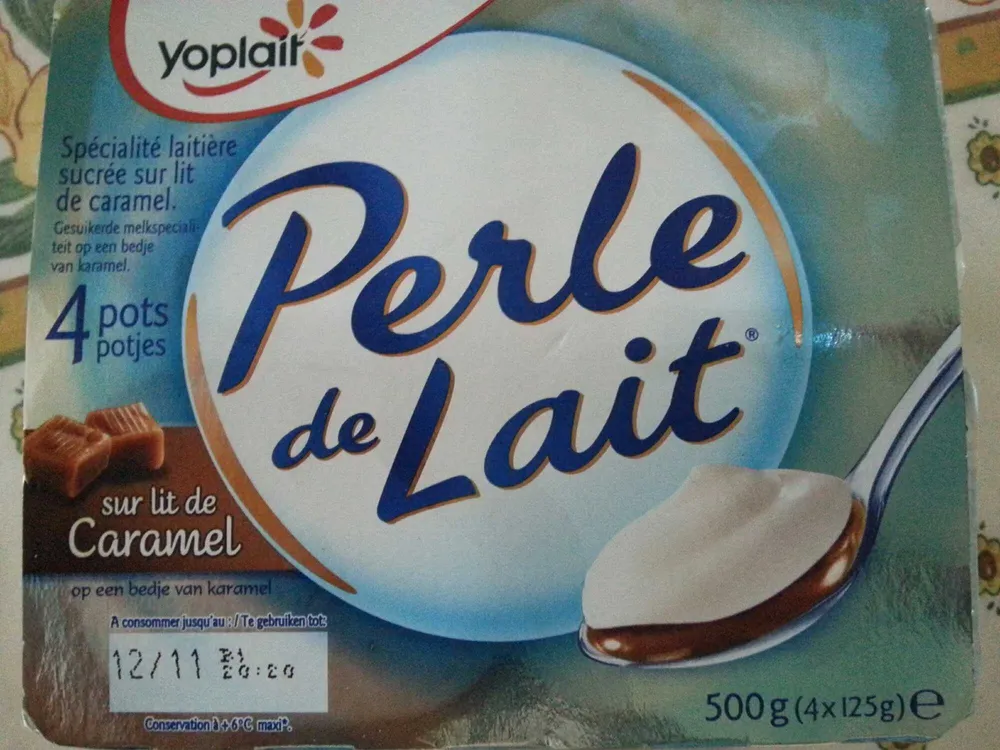 Perle de lait sur lit de caramel