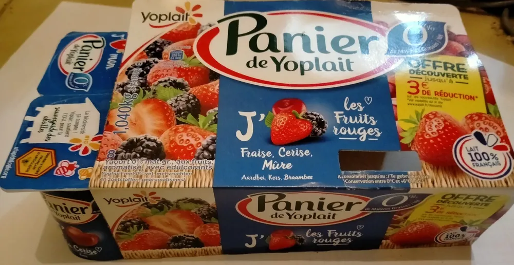 Panier de Yoplait les Fruits rouges Fraise, Cerise, Mûre