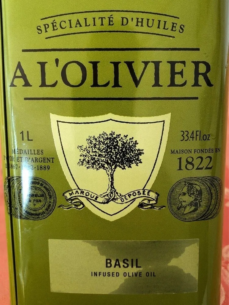 Huile d'olive au basilic