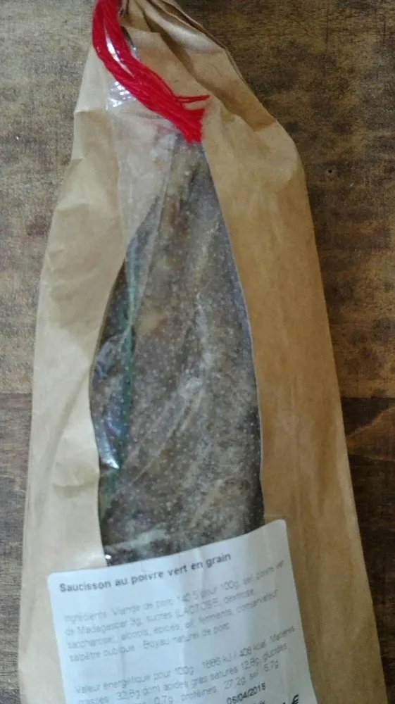 Saucisson au poivre vert en grain