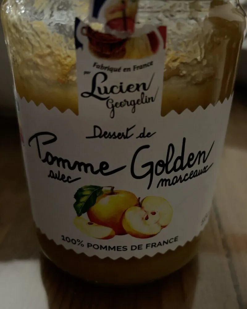 Dessert de pomme Golden avec morceaux