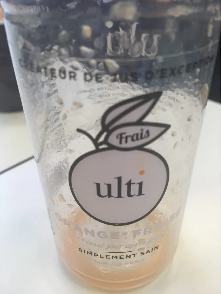 Jus frais orange fraise