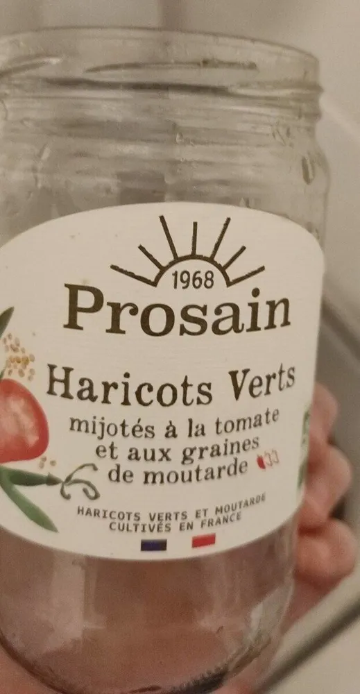 Haricots verts mijotés à la tomate et aux grains de moutarde