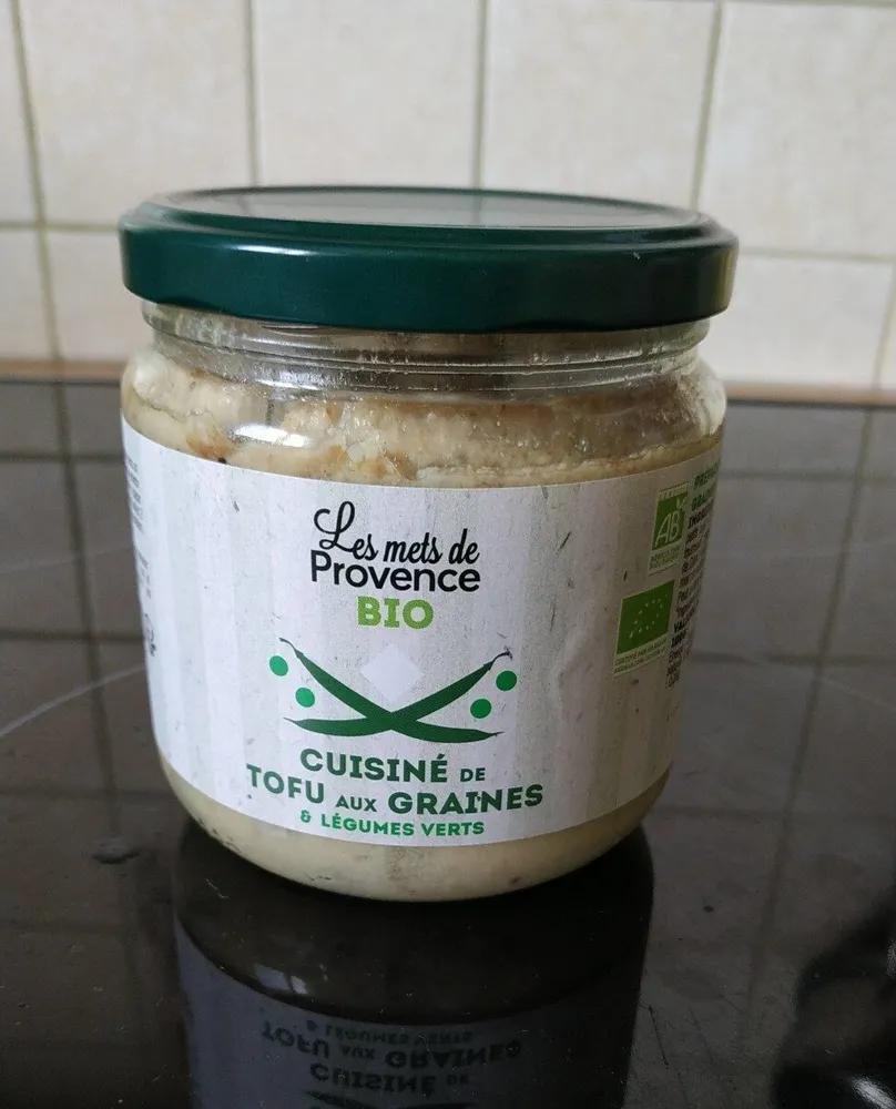 Cuisiné de tofu aux graines & légumes verts