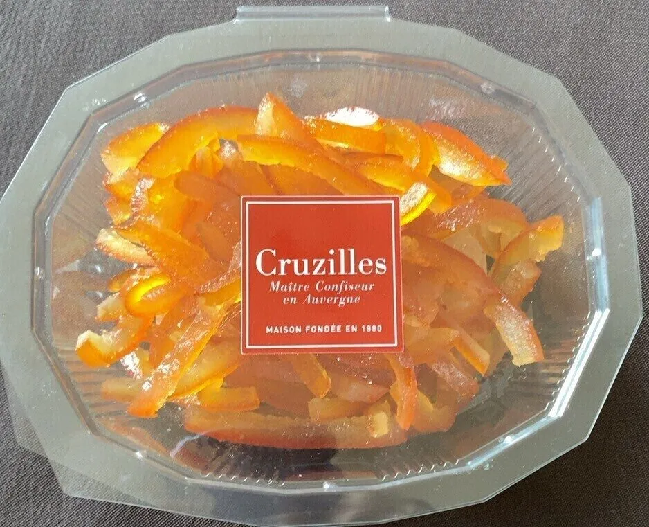 Lamelles d’écorces d’oranges, confites , egouttees