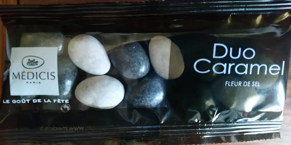 Medicis Almonds Covered By Duo Caramel