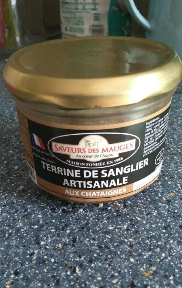 Terrine de sanglier artisanale aux châtaignes.