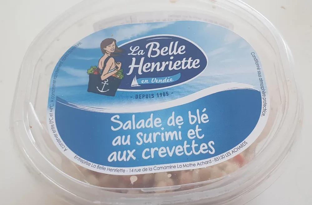 Salade de blé au surimi et aux crevettes