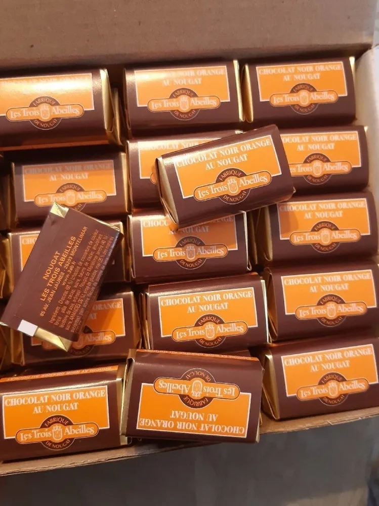 80 Chocolats NOIR ORANGE au nougat de Montélimar tendre