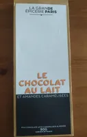 Le chocolat au lait et amandes caramélisées