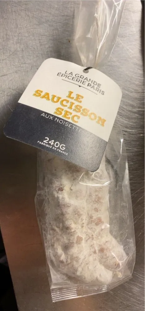 Saucisson aux noisettes