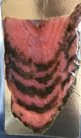 Gravlax de saumon cru mariné à l'aneth