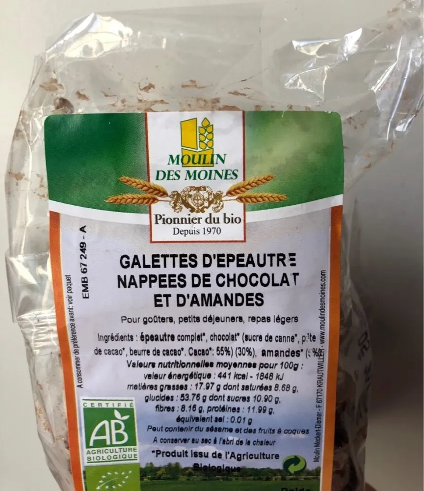Galettes d'épeautre nappées de chocolat et d'amandes