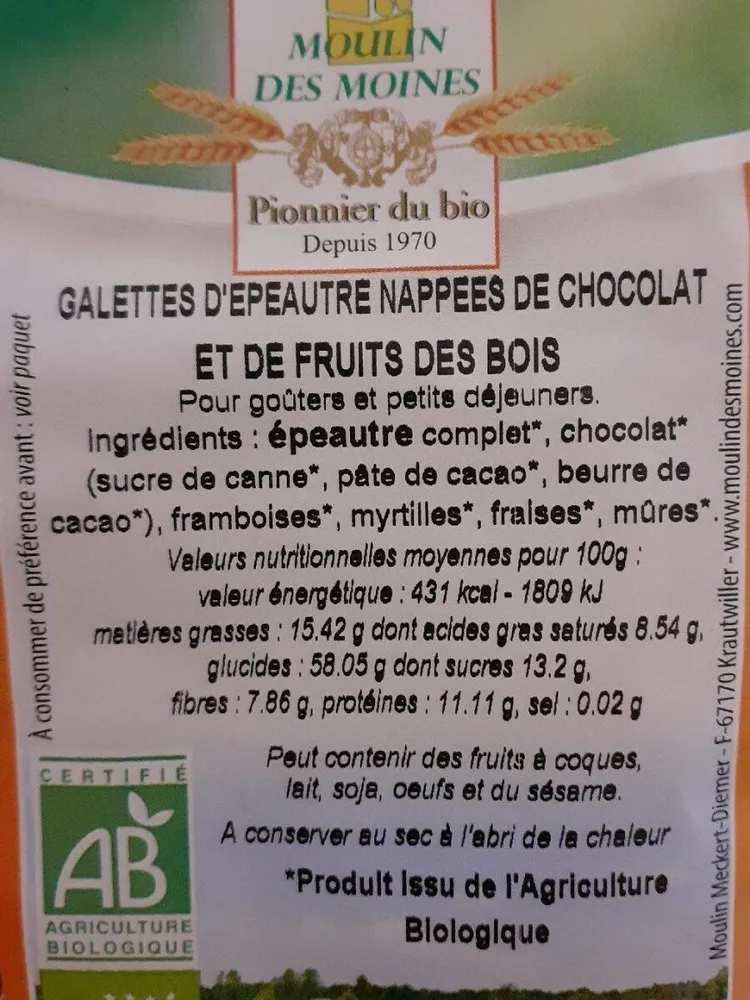 Galettes d'épeautre nappées de chocolat et de fruit des bois