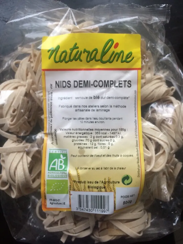 Nids demi-complets