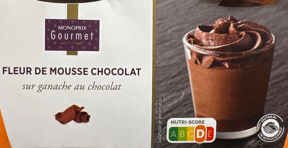 Fleur de mousse au chocolat sur ganache au chocolat